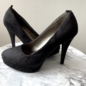 8.5 Maurices black faux suede heels